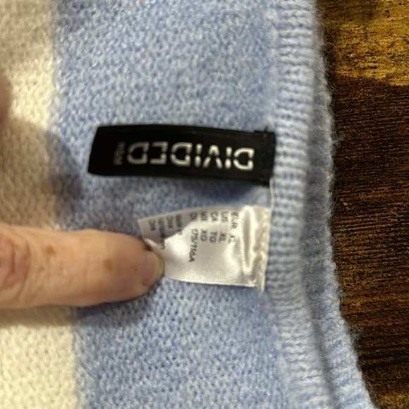 H&M striped Blu and white sweater - Picture 3 of 3